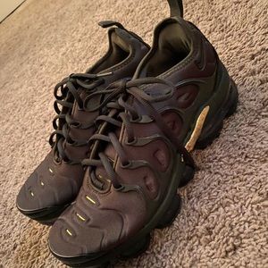 Dark Green Nike Air Vapormax Plus